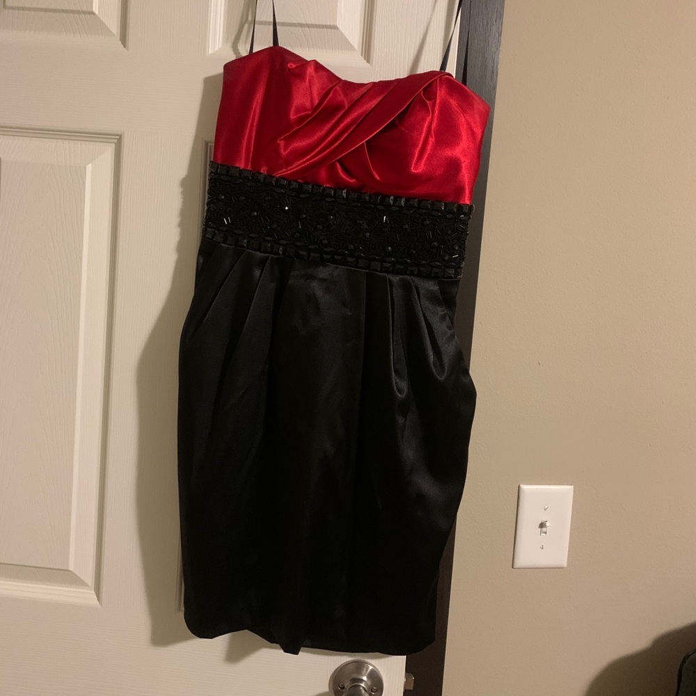 B. Darlin Dress. Size 7/8 and great condition!